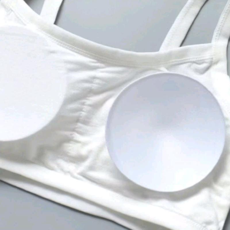 áo bra 3 dây có mút đệm ngực mỏng .có thể tháo ra được combo 3 cái 3
