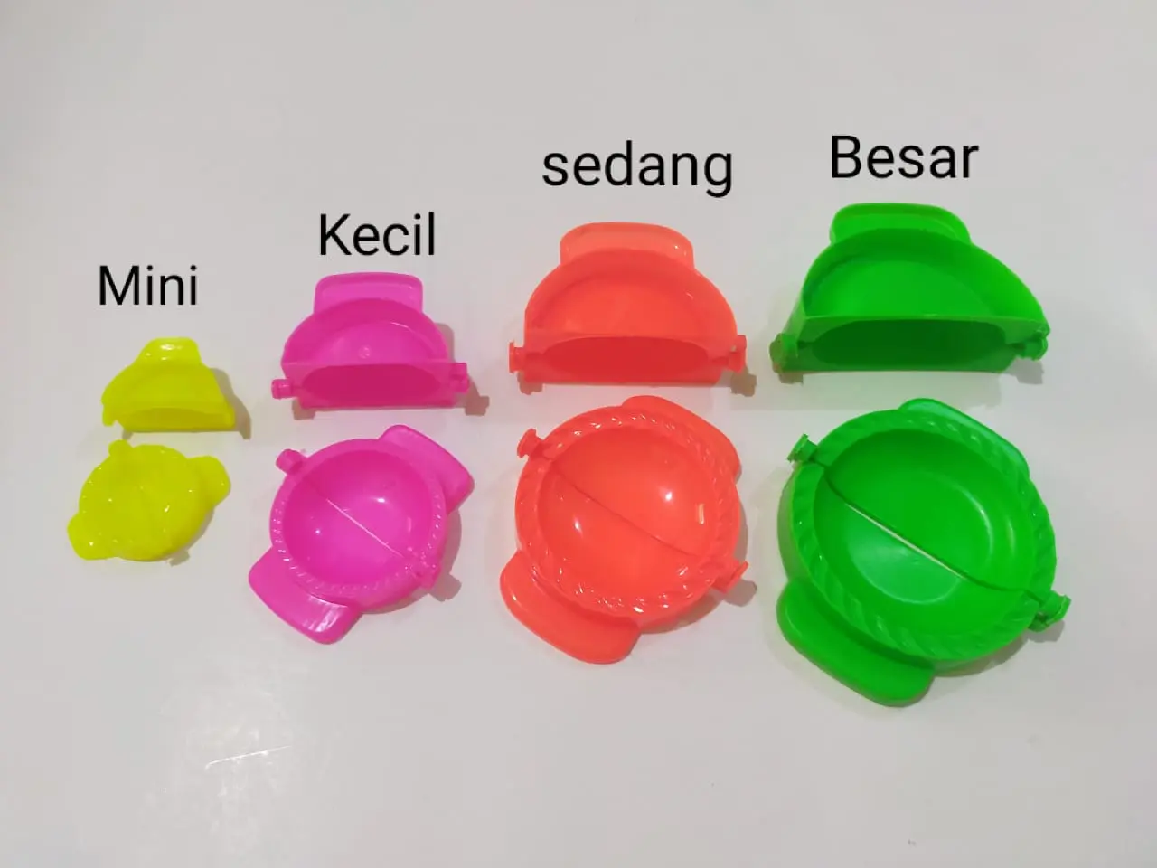 Cetakan pastel berbagai ukuran