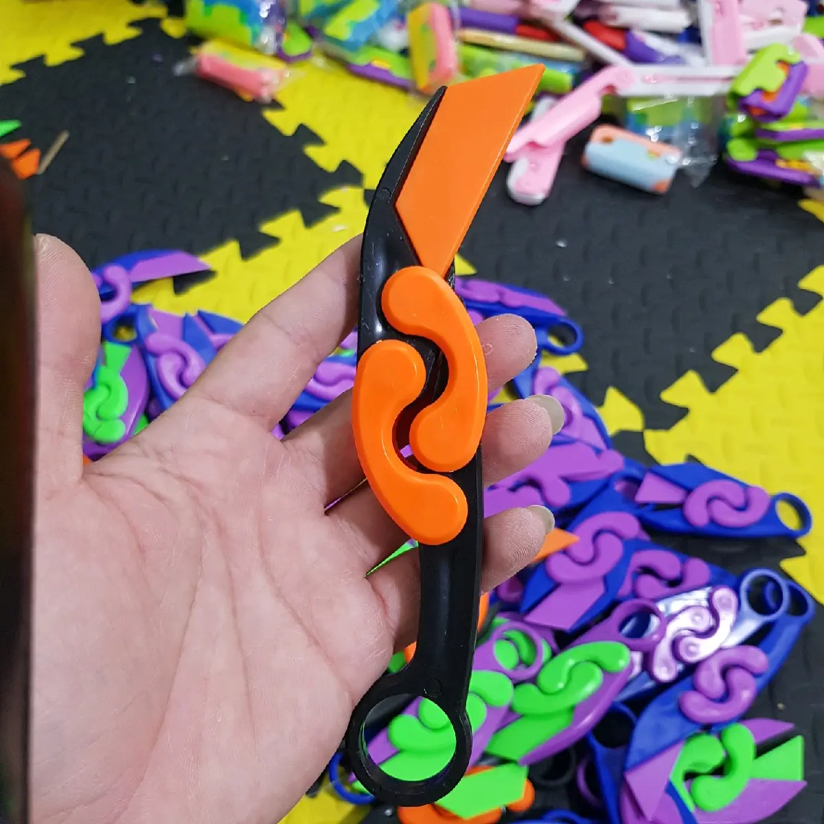 [ Giá Tốt ] Đồ Chơi CsGo Dao Trọng Lực Cắt Cà Rốt 3D Gấp Gọn Tiện Lợi. Toy Giảm Stress