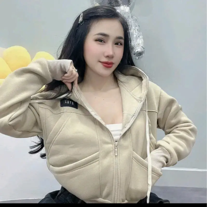 ÁO khoác nĩ bông 6 túi ,2 túi trong ,4 ngoàifom lững croptop ,nón to bao tay xỏ ngón chống nắng vải dày mềm mịn 45 đến 70  ký Nữ Women