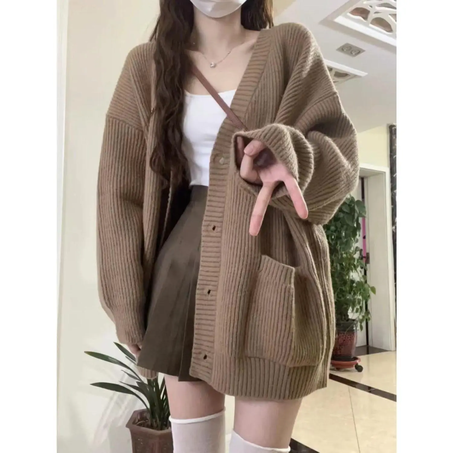 Áo Cardigan Len Phong Cách Preppy Hàng Mới Về Năm 2024, Dành Cho Học Sinh Nữ, Phong Cách Hàn Quốc, Dáng Rộng Vừa Vặn, Cổ Chữ V, Dễ Phối Đồ, Màu Trơn Áo Cardigan Dệt Kim Women Top