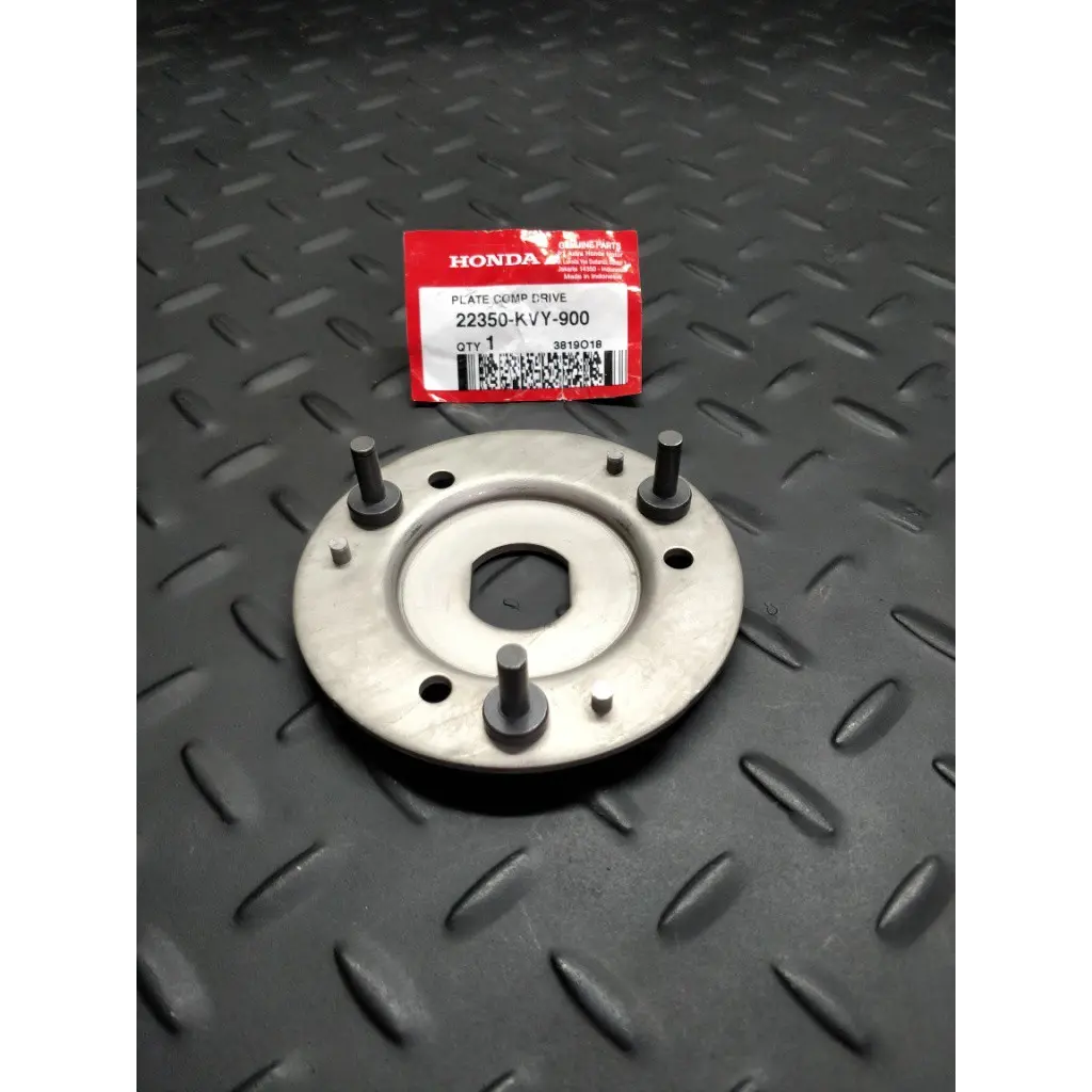 Plate Comp Drive Dudukan Kampas Ganda Honda Beat Spacy Scoopy Karburator 22350KVY900