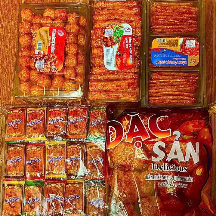 [10]Ăn vặt cùng chan combo các món  quẩy bò Ngọc Quỳnh Phát siêu ngon gồm : 1 gói đặc sản size đại , 1 bịch 60 miếng sườn bò , 1  bò 3 ngăn , 1  bò quẩy hộp và 1 hộp  bò xiên vừng  snack food thức ăn Chua Cake Candy