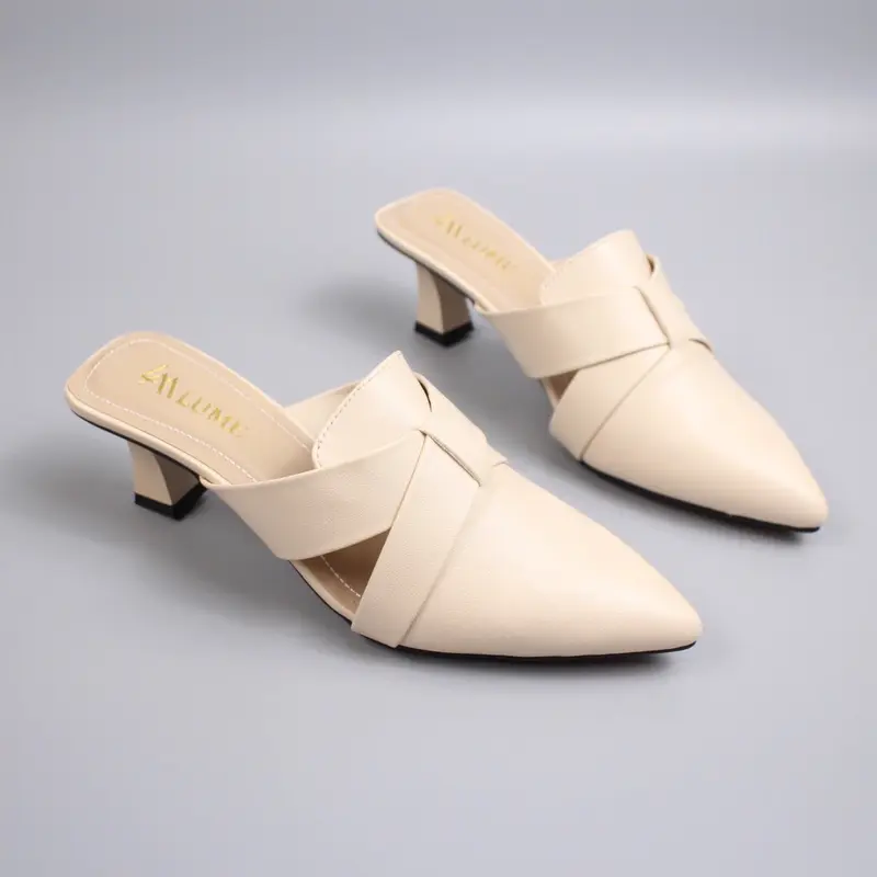SỤC QUAI ĐAN CHÉO MŨI NHỌN 2 màu kem và đen size 35-42 , gót cao 5p, chính hãng bền đẹp đi êm chân Shoes GiàY Nữ hởgót guốc guốcbệt, đễ cao su chống trơn trượt DéP Sandal Women Đồng 7