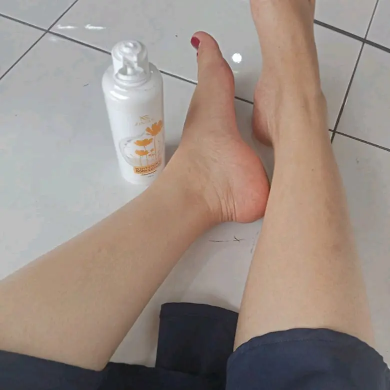 HAND BODY ZINESK WHITENING DOSTING BPOM Handbody Lotion Memudarkan Mencerahkan Tangan Kaki Memutihkan 4