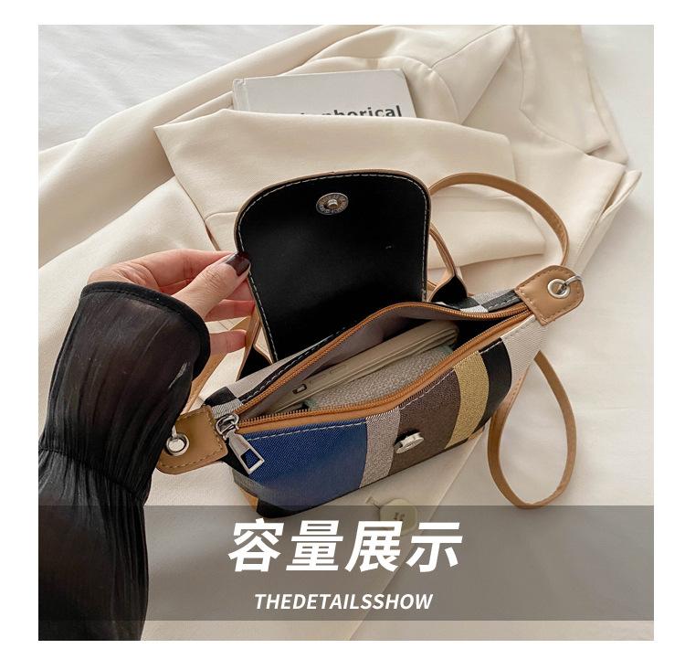 Product Introduction of Túi Thời Trang, Thiết Kế Đơn Giản, Đẹp, Hợp Xu hướng, Dành Cho Nữ, Hàng Mới Về Năm 2024, Túi Vuông Nhỏ Hợp Xu hướng Và Độc Đáo, Thích Hợp Đi Chơi, Túi Xách Đeo Một Bên Vai, Dành Cho Nữ 5