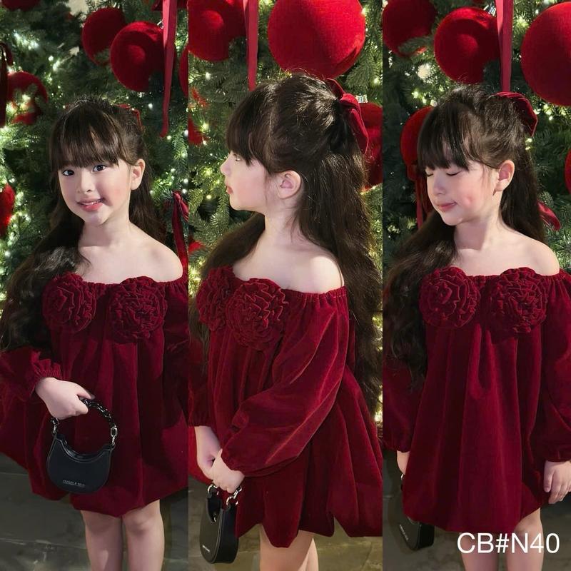 váy nhung đỏ tay dài trễ vai phối hoa trà to xinh xắn dáng xoè phồng bí sang chảnh phối bo chun tay cho bé gái từ 8-30kg chất nhung mềm mịn