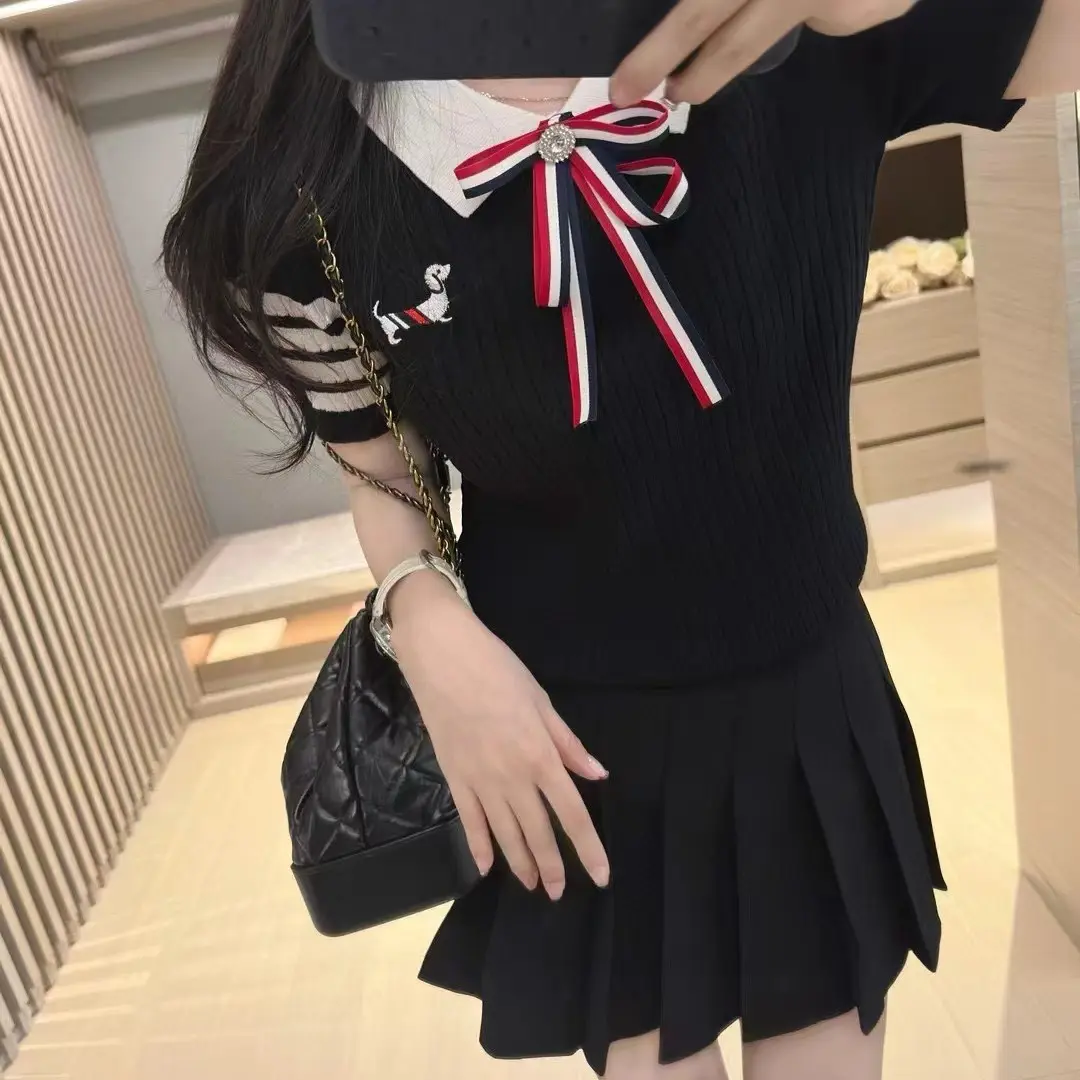 Áo Thun Dệt Kim, Phong Cách Preppy Trẻ Trung Mới Mùa Hè, Thêu Nơ, Cổ Ve Áo Màu Tương Phản, Ngắn Tay, Làm Bằng Lụa Lạnh Dành Cho Nữ
