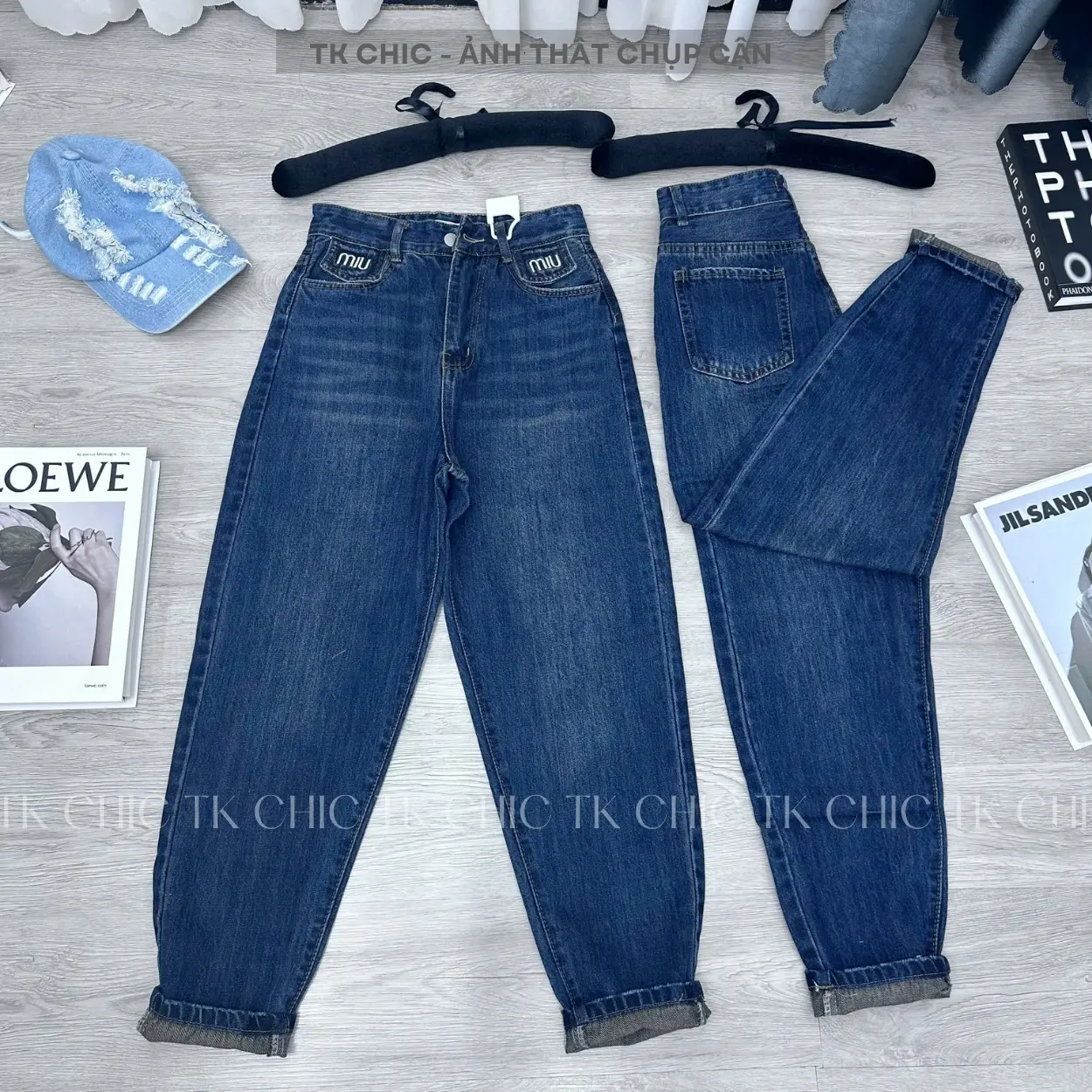 Quần Jean Baggy Nữ Trơn Thêu Nắp Túi DB02 - Quần Baggy Bò May Mạc Ôm Body Tôn Dáng Chất Cotton Không Giãn - TK Chic