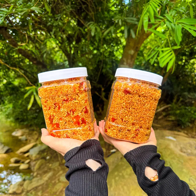 [ VỊ CAY TIÊU CHUẨN - MUA 1 ĐƯỢC 3 ] Cơm Rang Không Dầu 1000gr TẶNG Hũ Khô Gà Lá Chanh 100% Thịt Gà Nguyên Chất 100gr 4