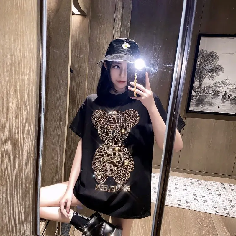 Nhung Màu Đen Top  Cổ Tròn  Áo Thun Dài Trung Bình Dáng Rộng Vừa Vặn, Ngắn Tay, Kim Cương Vàng Kim Cương, Thiết Kế Hình Gấu Sáng Bóng, Cỡ Lớn, Áo Mùa Hè Nữ Women Ong