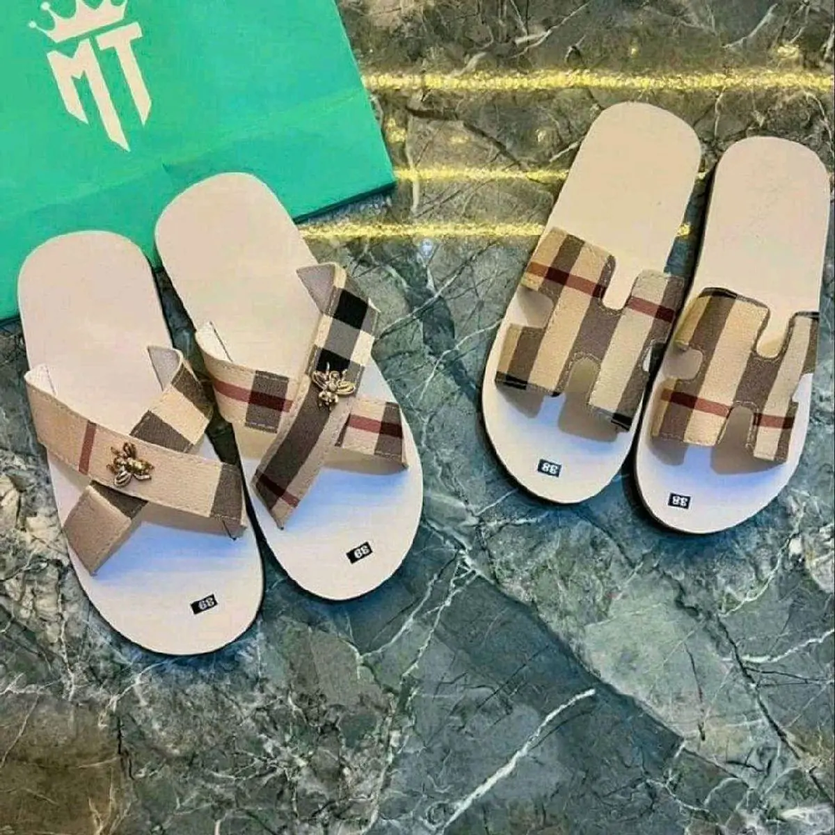 dép đôi nam nữ  nền trắng quai sọc b1 Sandal Đồng Cao Su