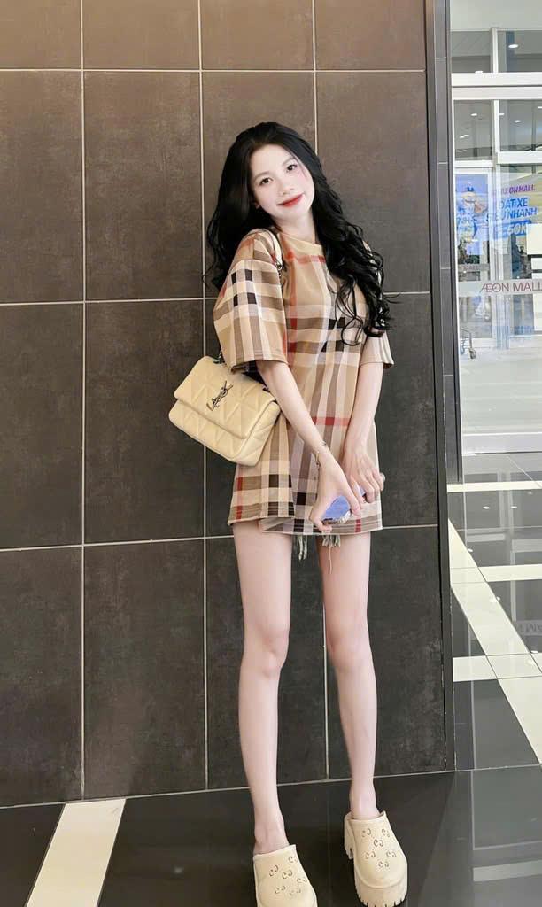 Product Introduction of Set Áo Phông Kẻ Toàn Thân Mix Cùng Quần Short Jean Hở Túi - Women [hàng mới về] Women 17
