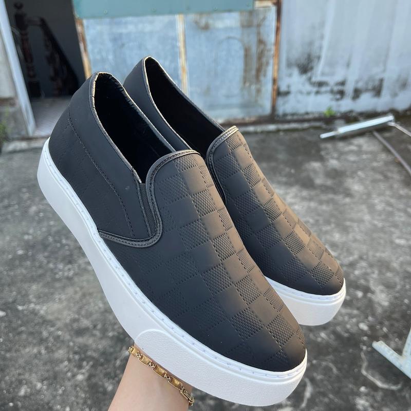 Giày lười da nam màu đen cao cấp (Chân gầy mỏng lùi size) kẻ ô vuông phong cách trẻ trung nặng động Cao Su Loafer