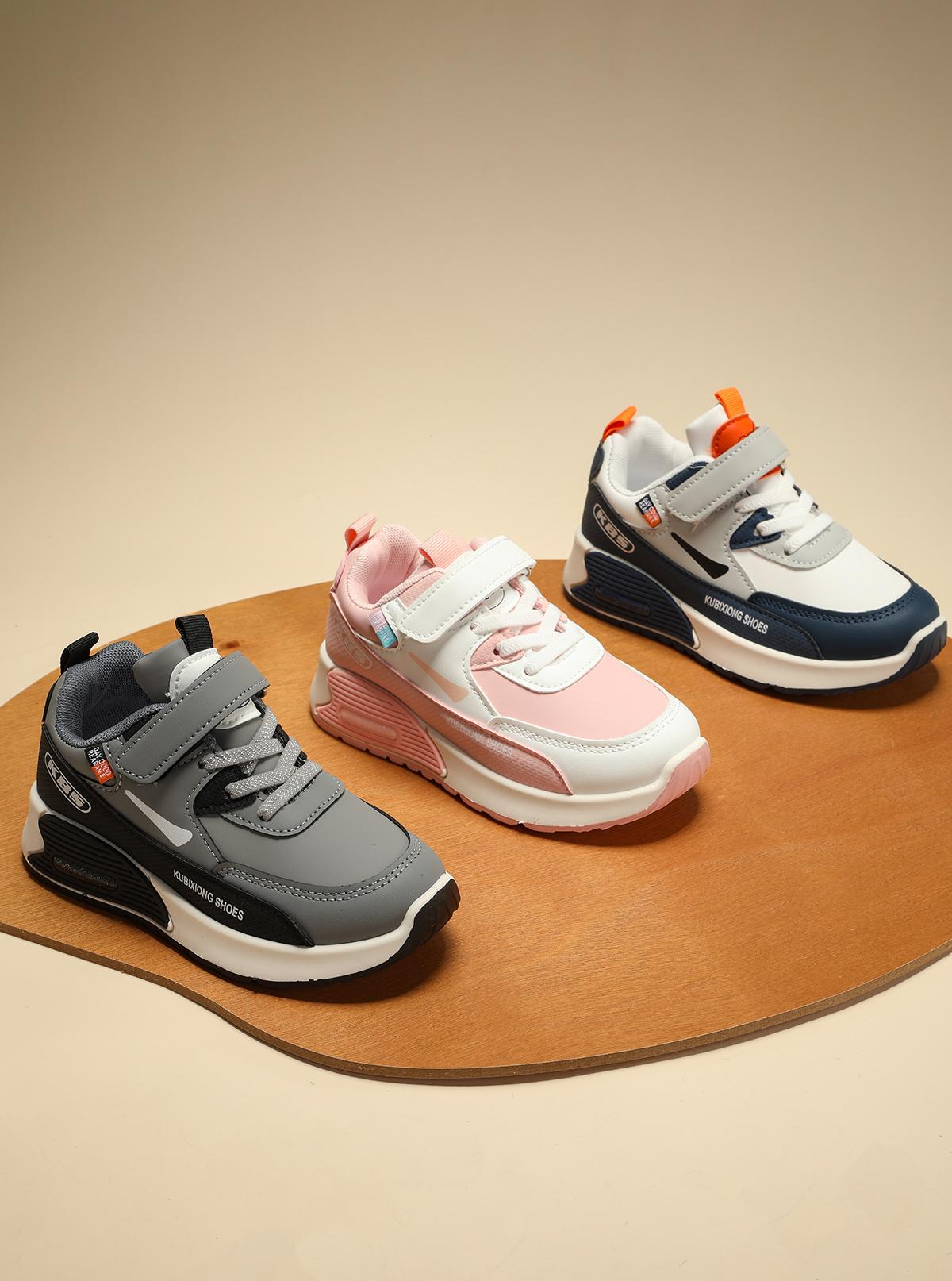 BOMBBEAR 6302  Sepatu Sekolah Anak Dengan Fashion Sneakers Mesh Sintes Premium, Kualitas Nyaman Lentur Ringan Desain Ergonomis untuk Aktivitas Aktif Si Kecil! warna Abu, Biru dan Pink dengan size 26-37