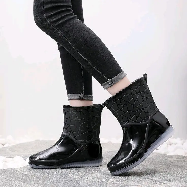 Sepatu Boot Wanita Anti Air 20cm 8