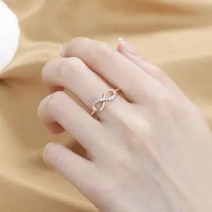 Cincin wanita, cincin paduan berlian 8 angka terbalik yang modis dengan berlian, cincin digital serbaguna dan sederhana  Perhiasan yang indah