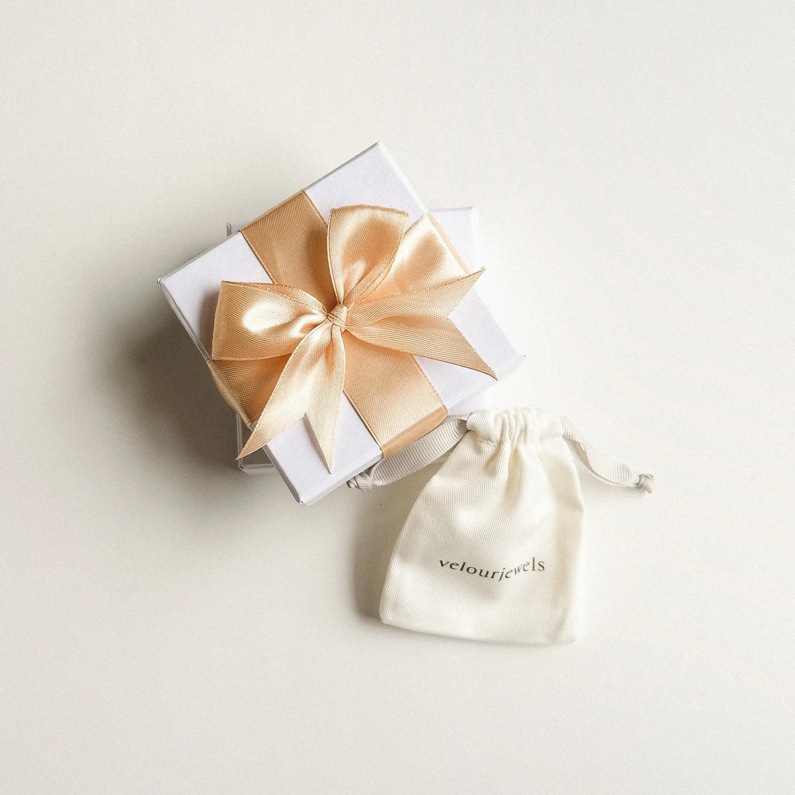 Additional Gift Box — Hard Case Box and Canvas Pouch Hamper Birthday Lebaran Wisuda Kartu Ucapan