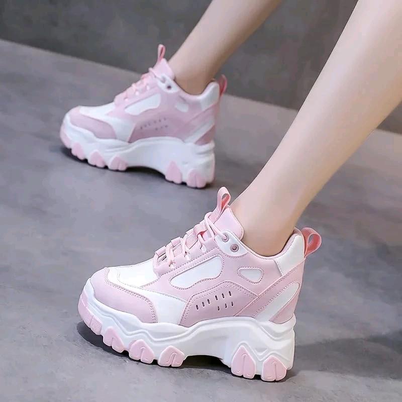 Sepatu Sneakers Wanita Sol Tinggi Model Terbaru Musim panas Musim dingin Tanpa Hak Casual Flat Putih Shoes 4