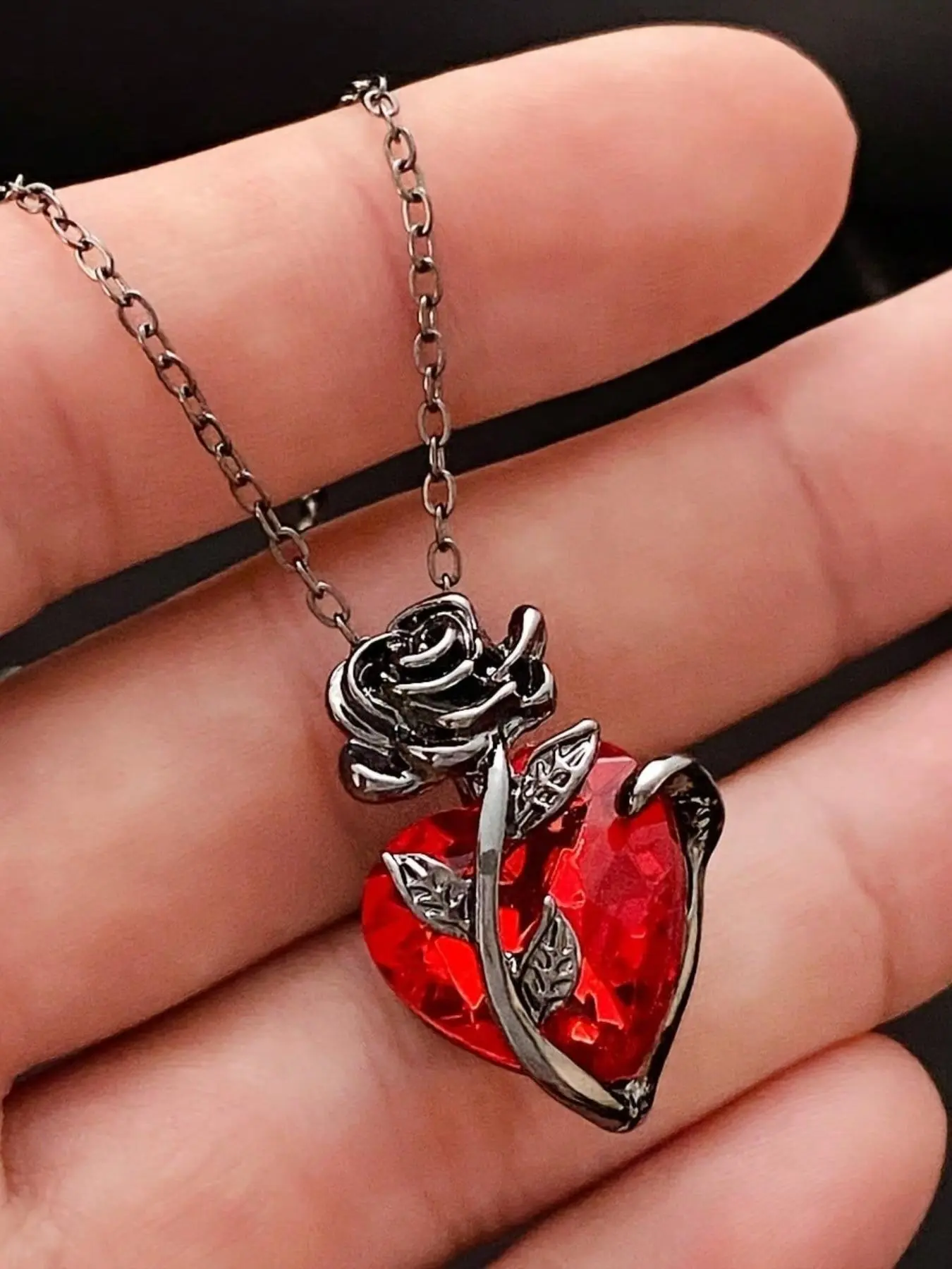Unisex Street Style Heart Shaped Pendant Necklace, Trendy Rose Design Pendant Necklace, Fashionable Goth Jewelry for Men & Women As Gift, Valentine's Day, Gift