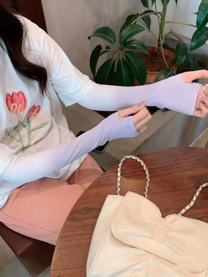 Product Introduction of 2025 Summer Men and Women Ice Sleeves Sun Protection Gradient Arm Sleeves UV Protection Cool Thin Extended Ice Silk Arm Sleeves Driving Hand Protection 12