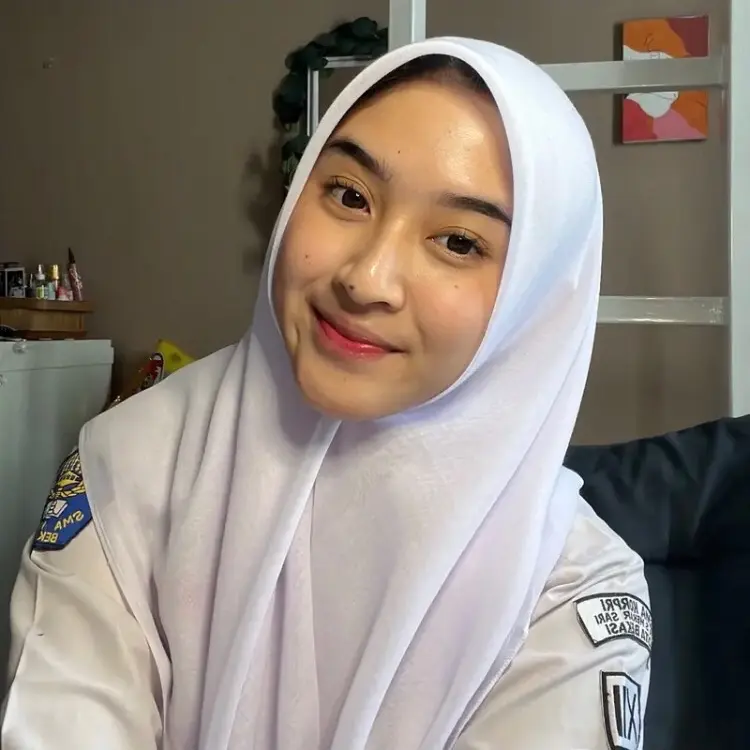 Paris Basic Hijab by salluv