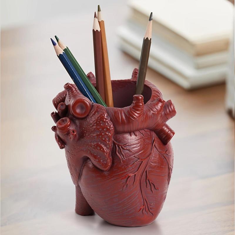Product Introduction of Heart Design Pencil Holder, 1 Count Creative Desktop Pen Holder, Desk Organizer for Home Office Dormitory School 6