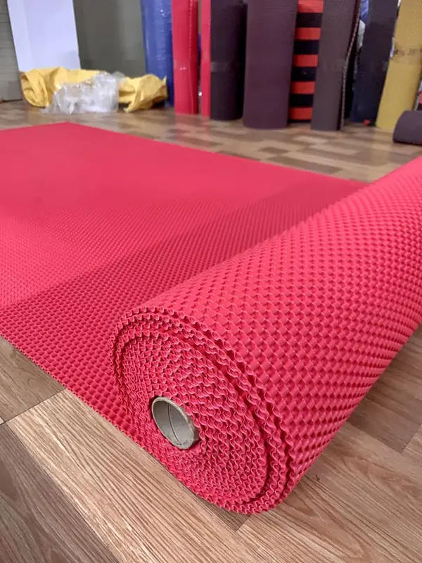 Thảm lót sàn cao su ô tô cuộn 1,5m x 60cm 6