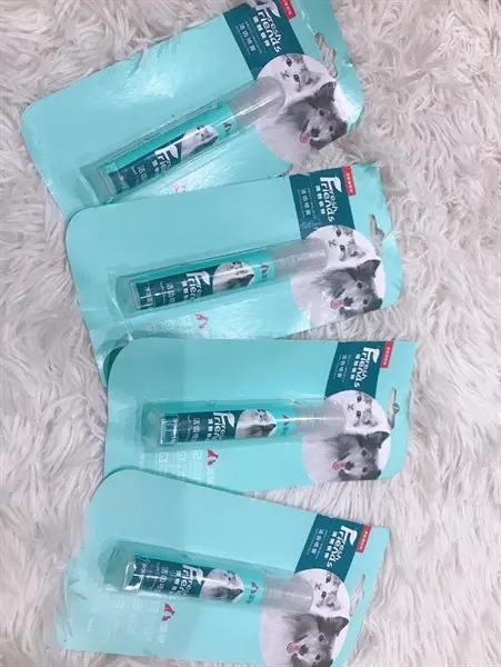 Xịt thơm miệng cho chó mèo Fresh Friend 14ml