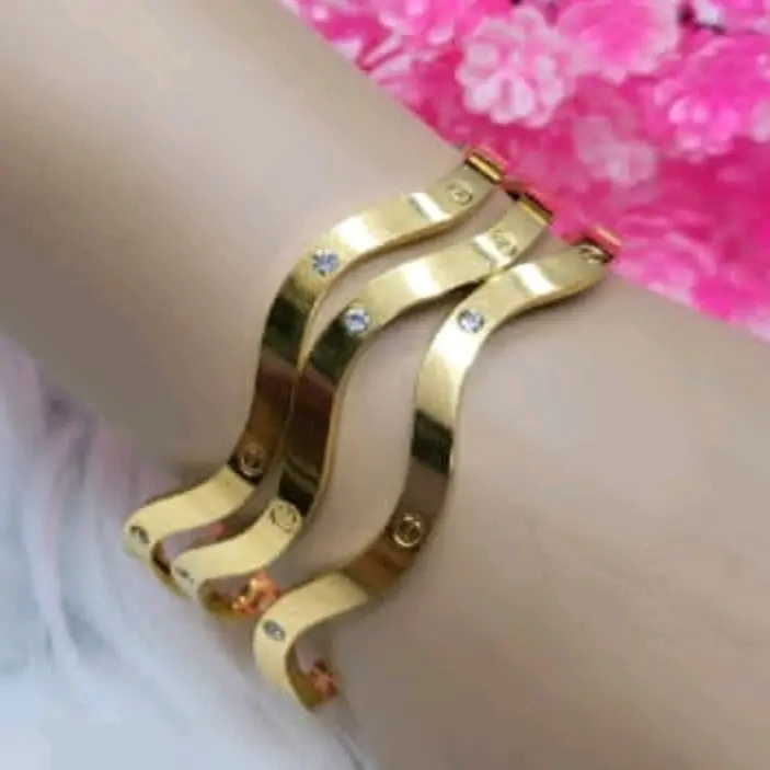 gelang titan set isi 3pcs