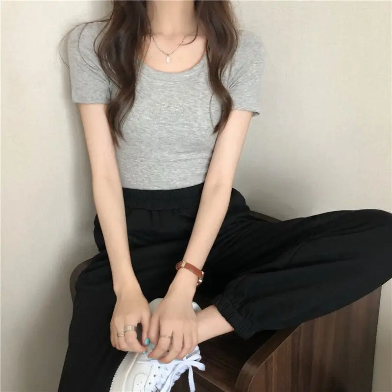 Summer casual round neck short sleeved versatile T-shirt，Korea style simple and fashion fitted crop  tops for women outfit,  simple girly outfit