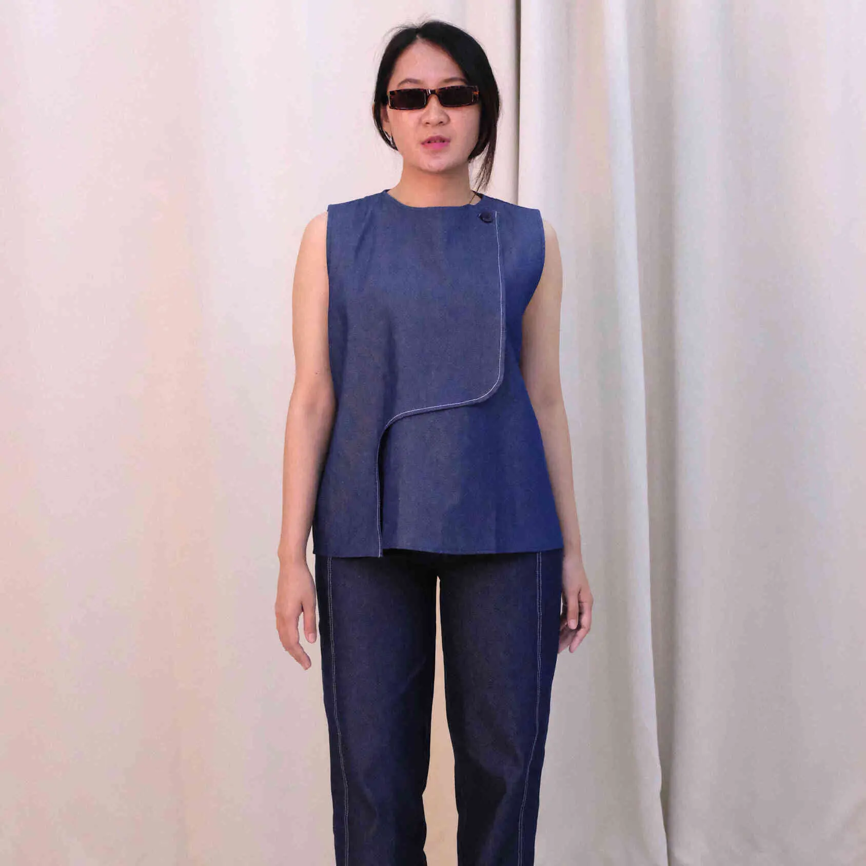Button Vest - Vest Wanita Rompi Jeans Korea Style (Dark / Light Color) | WEARPULCHRA | Santai Polos Outer