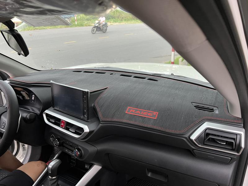 [TOYOTA] Thảm Taplo TOYOTA ( VIOS, CROSS,RAIZE,ALTIS, VELOZ, INNOVA...) Nhung Nội Thất