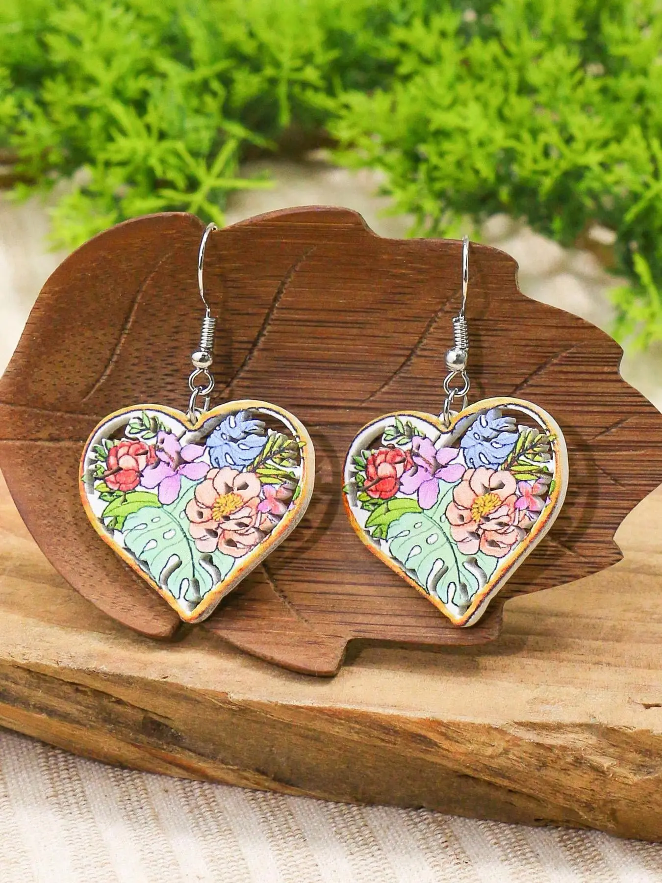 1 Pair Fashion Colorful Floral & Leaf Pattern Dangle Earrings, Hollow Out Heart Shaped Drop Earrings, Matching Jewelry For Women For Gift