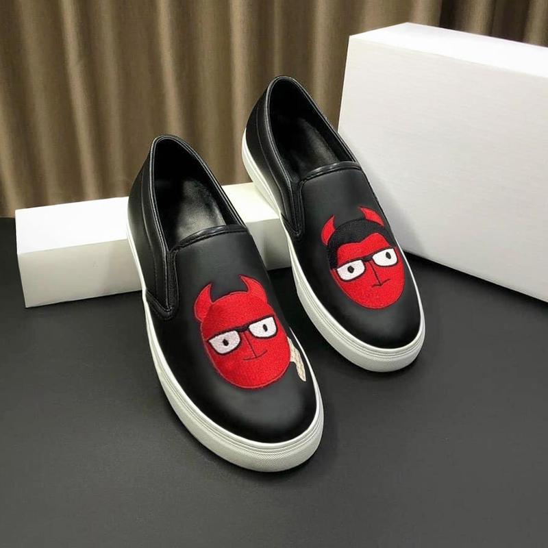 Giày Lười Nam Karl Slip-on Hình Thêu Đẹp Đế Bằng Phong Cách Hàn Quốc Tối Giản