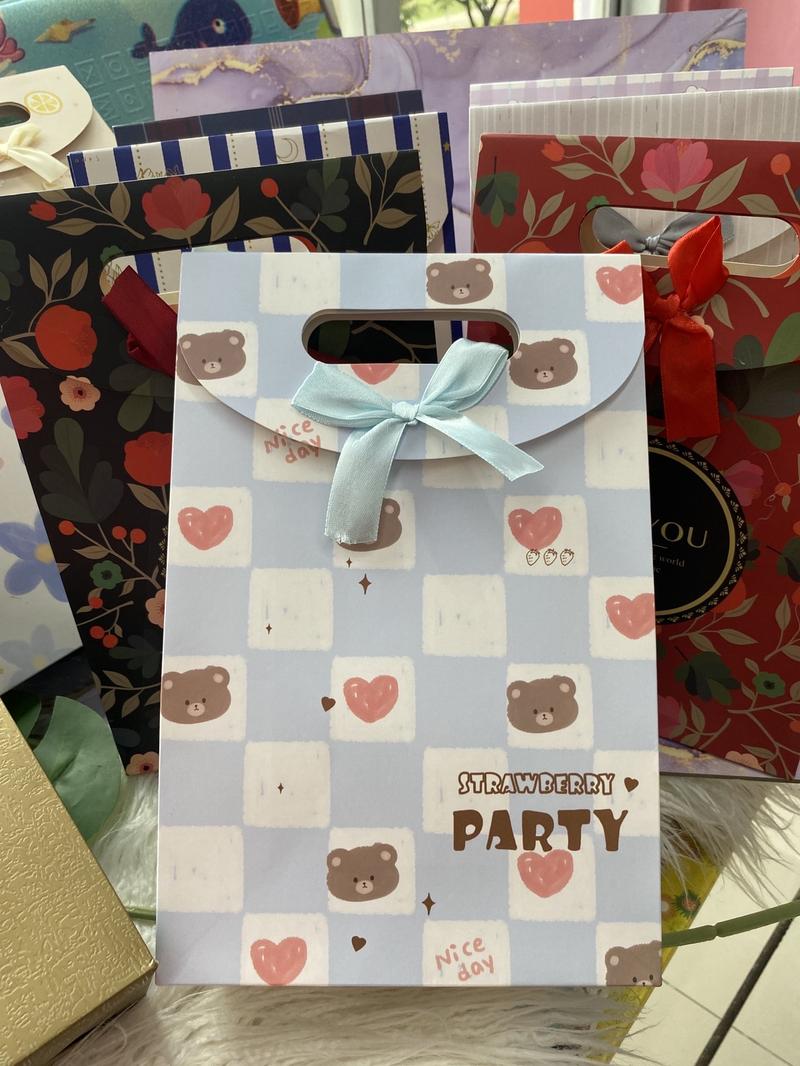 Product Introduction of PAPER BAG UKURAN S (25,5 X17,5 cm) 2