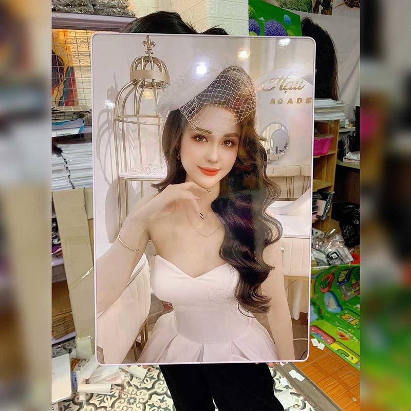 Khung ảnh 50x75 miễn phí in ảnh. Loại tráng gương treo tường trang trí, ảnh cổnng cưới, ảnh sinh nhật thôi nôi, làm quà tặng bạn bè người thân Decor Khung Tranh Decor Phòng Trang Trí Nhà