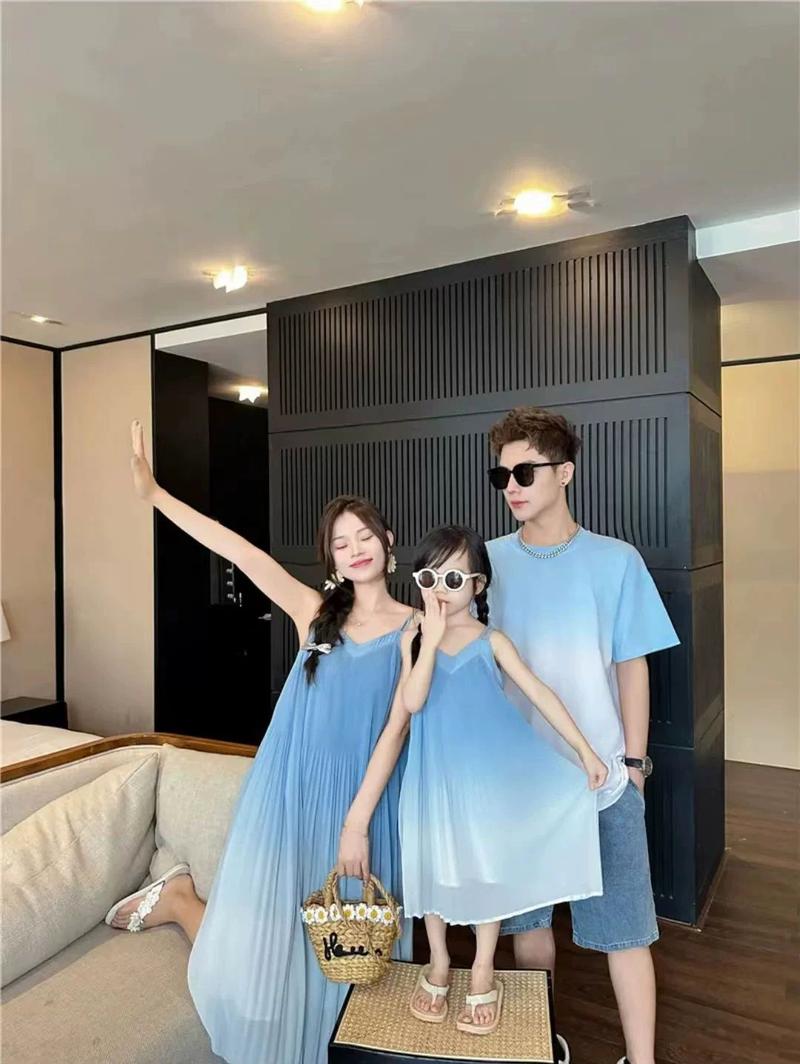 Product Introduction of Váy quần áo gia đình, Mẹ và con gái, Ba người, Phong cách phương Tây, Thích hợp cho kỳ nghỉ và bãi biển, Cỡ Trung Bình và lớn, cho cha mẹ-con, Bộ ba, Mùa hè, Hàng mới về năm 2024, Chủ đề gia đình 4