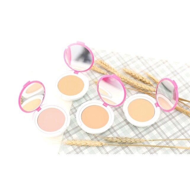 MARINA Compact Powder UV Brighten Up Bedak Padat 12gr Peach Wajah 1