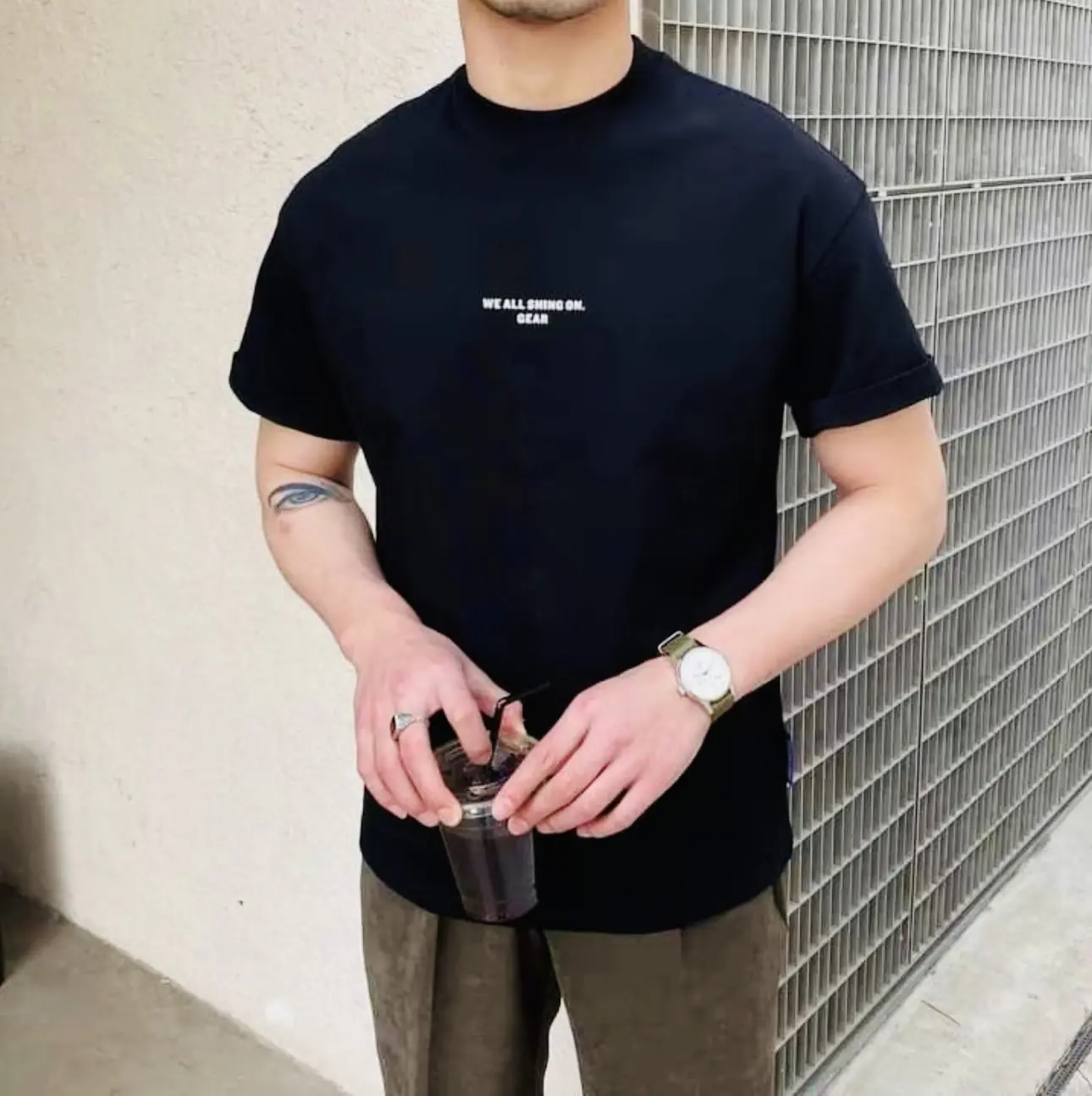 Áo thun nam cổ tròn tay ngắn thêu chữ mẫu2024 vải cotton thun đen Menswear Nhung