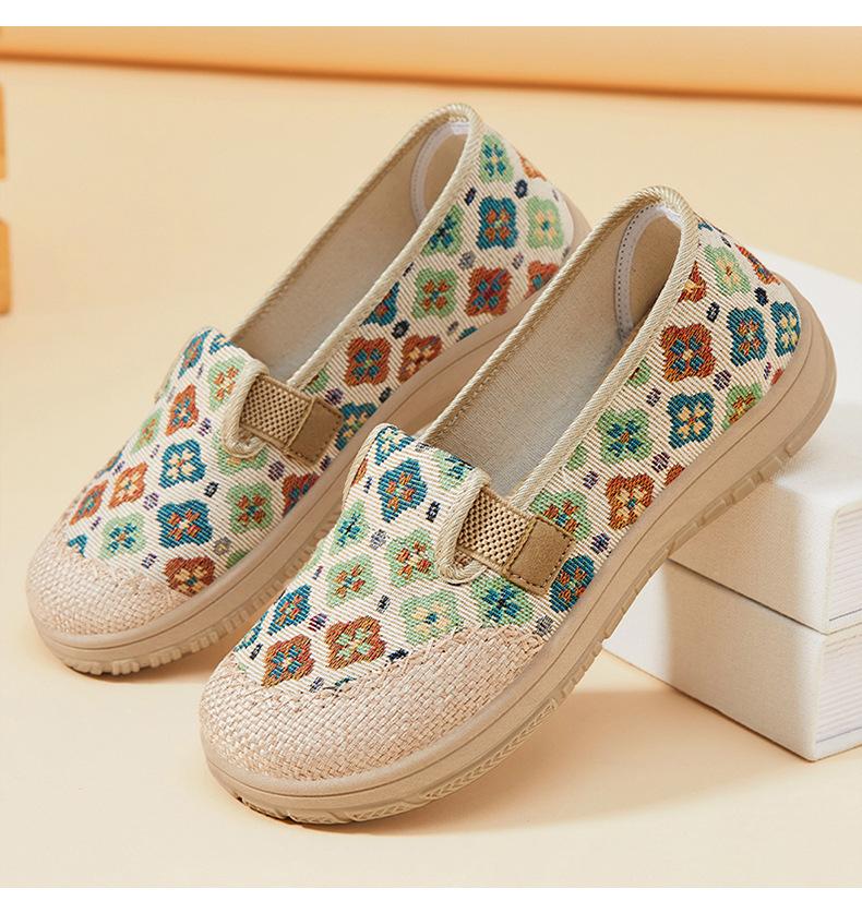 Product Introduction of Women's Shoes Linen Breathable Fisherman Shoes Ethnic Style Embroidered Shoes Soft Sole Comfortable Mom Shoes Casual Elderly Shoes Wholesale 10
