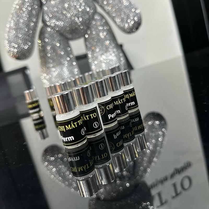 Thuốc uốn số 1 dùng trong uốn mi thương hiệu Chị Mắt To