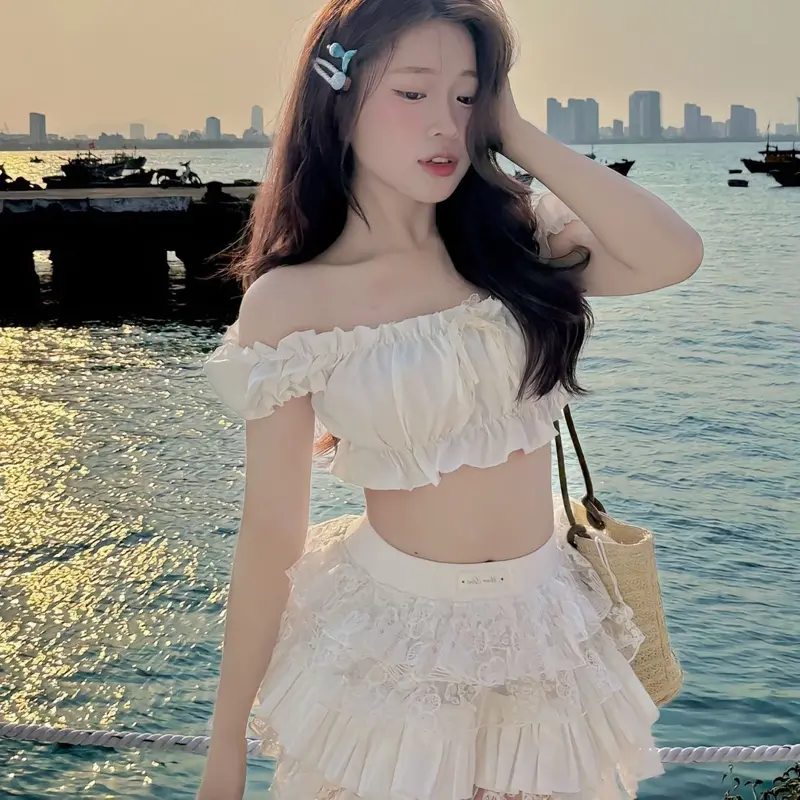 Sét Áo Croptop Trễ Vai Viền Bèo Đính Nơ Mix Chân Váy Nhún Bèo Nhiều Tầng Phối Ren, Sét Đi Biển Tiểu Thư Sang Chảnh