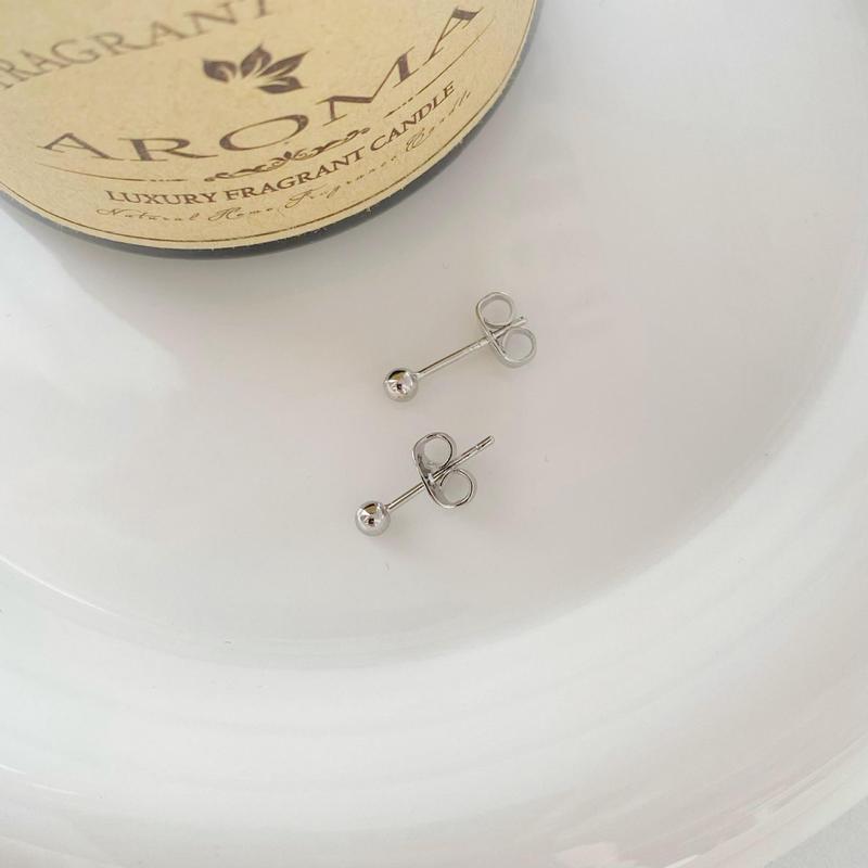 Product Introduction of Gold and Silver Peas round Beads Ear-Caring Auricular Needle Women's Niche Design Simple All-Match Gold-Plated Petite Earrings 8
