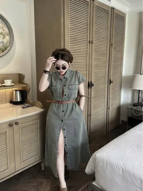 Đầm Váy Nữ Jeans Xòe Đính Nút Cổ Sơ Mi Kèm Túi Hộp Với Tone Màu Tôn Da, Siêu Xinh 1
