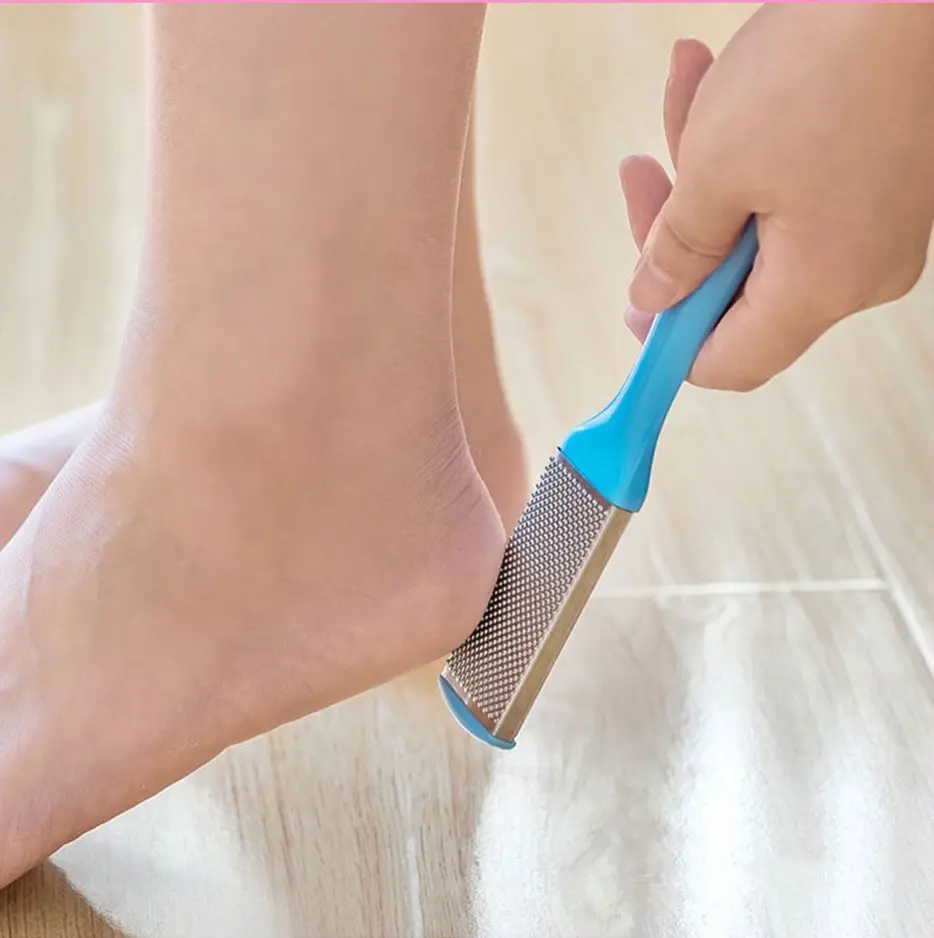 Chà gót chân - Dụng cụ chà gót chân mặt kim loại làm sạch tế bào chết Nữ