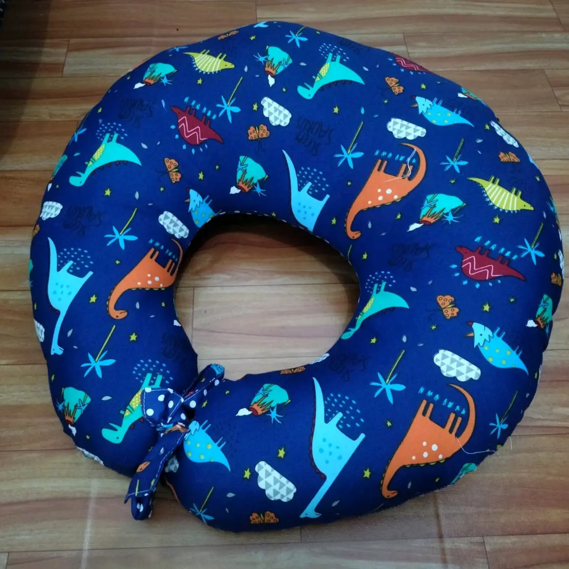 Bantal Menyusui / Nursing Fillow Motif Karakter