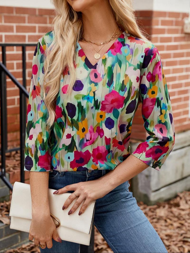Product Introduction of Women's Floral Print  Shirt, Casual V Neck  Top for Summer, Women's Clothing for Daily Wear 3