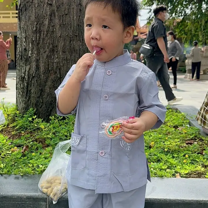 Đồ bộ bé trai thêu túi tay ngắn cài nút size 4-38kg