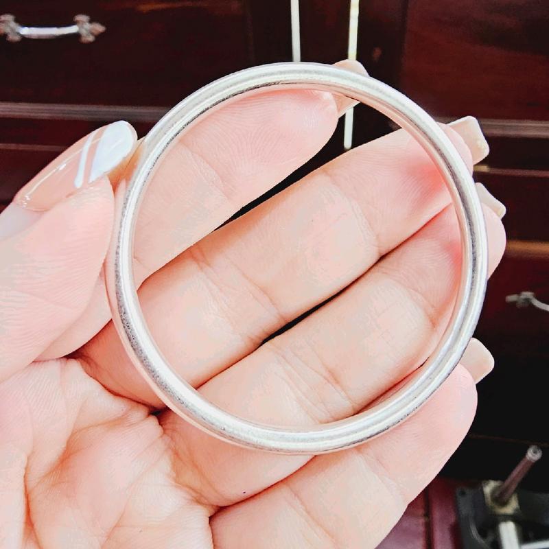 Vòng trơn BẠC TA không khóa, bên trong CHÁY LÒNG liền lạc- Gấu bạc 2